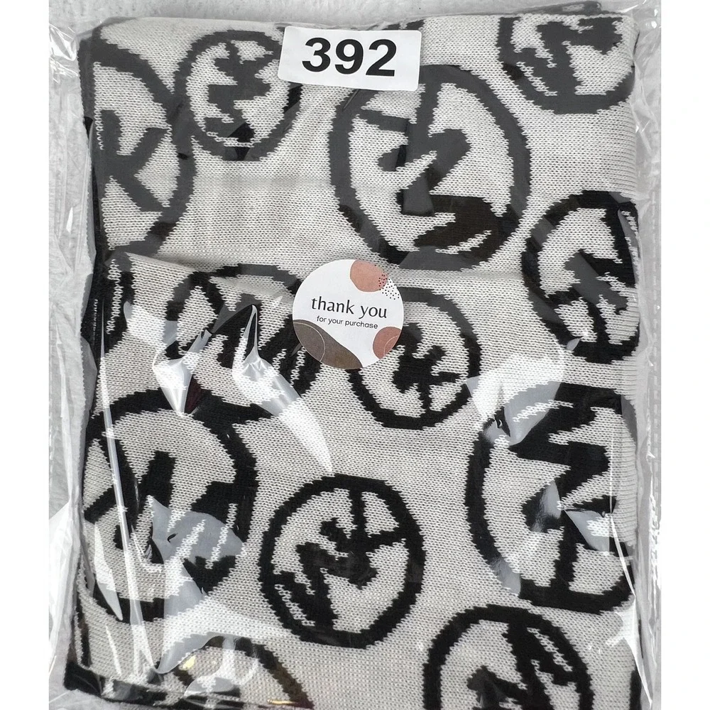 Michael Kors Scarf Womens Black White Knitted MK Monogram Logo Classic‎ Designer